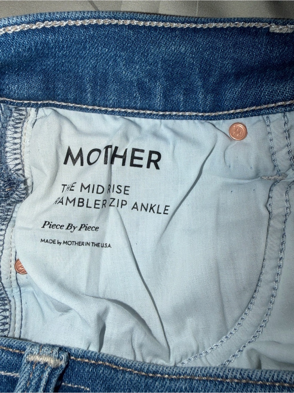 Mother Mid-Rise Rambler Zip Ankle in Piece by Piece NWT 25” - Picture 8 of 8